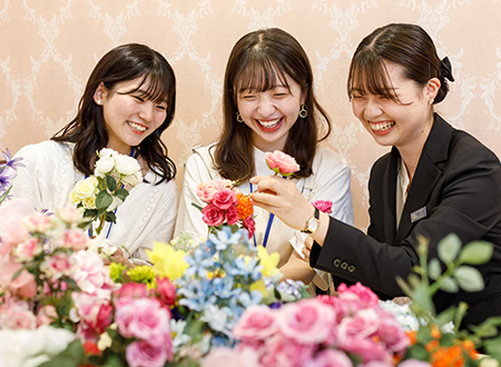 ブライダルフラワーのお仕事体験～ミニブーケを作ってみよう！～